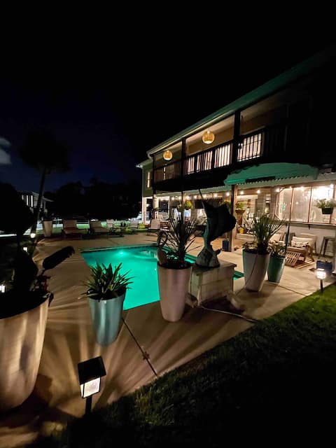 Secluded Waterfront Home w/Outdoor Kitchen & Bar