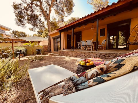 Independent cozy garden house two bedrooms suite