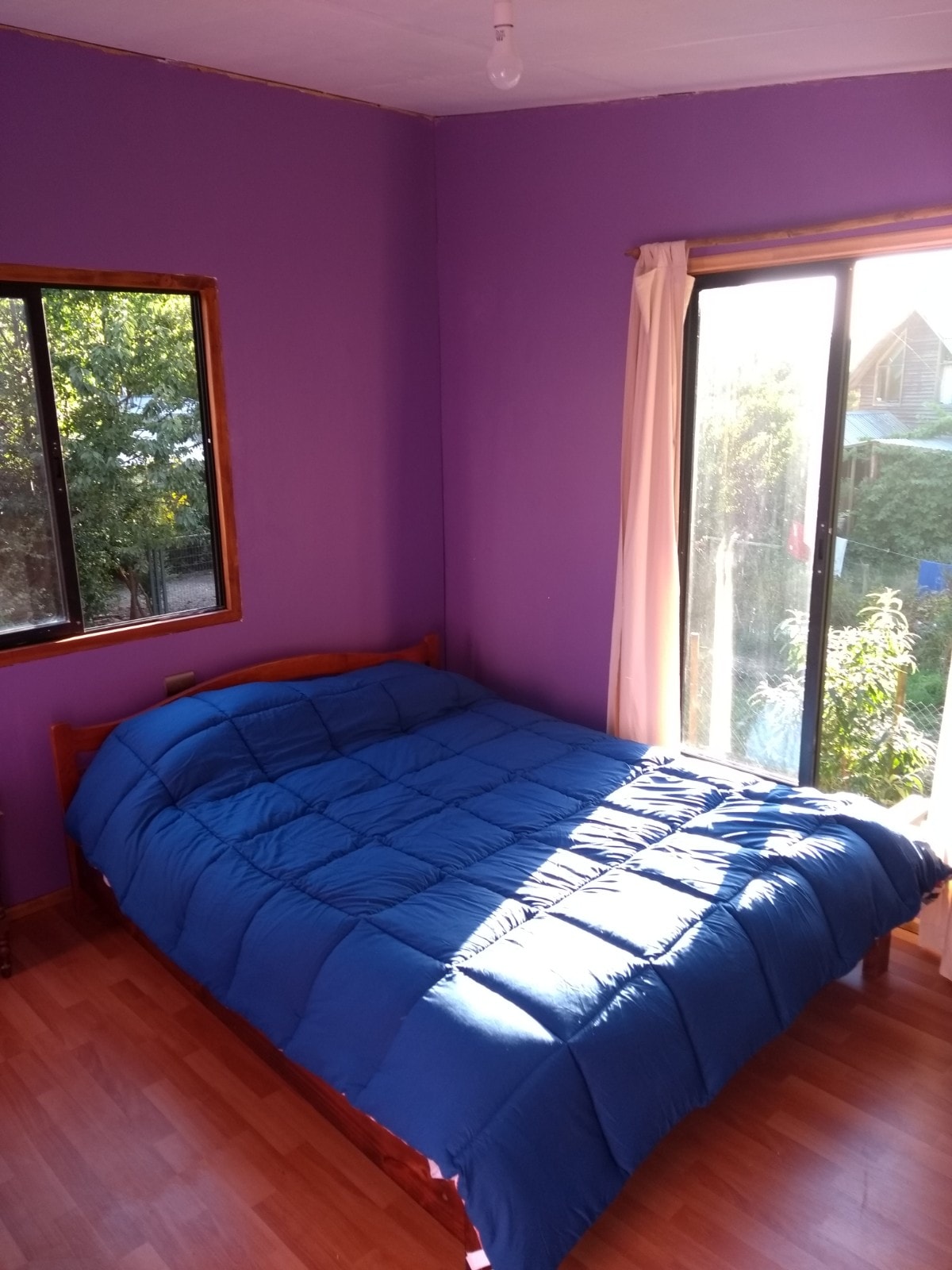 spálňa s manželskou posteľou