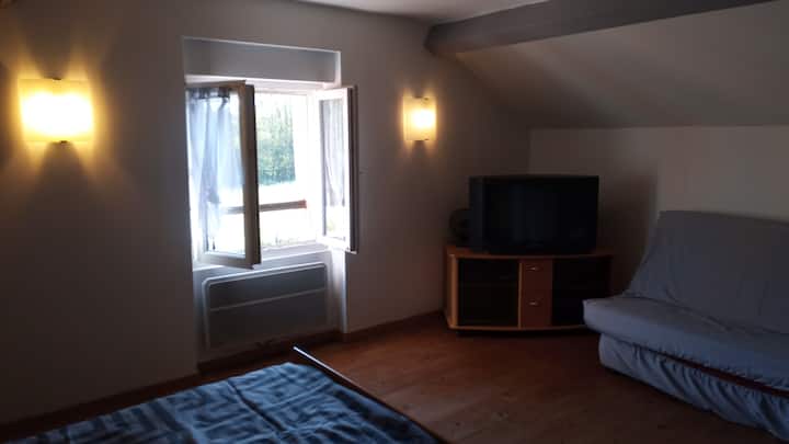 Chumba kikubwa chenye kitanda cha viti 2 na kubofya CLAC