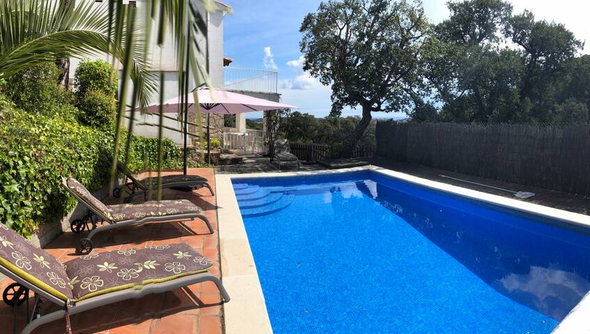 Charming villa – Peaceful- Unique sea view- Pool- gallery image 5