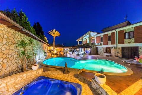 Villa Blondie con piscina  Castellammare del Golfo