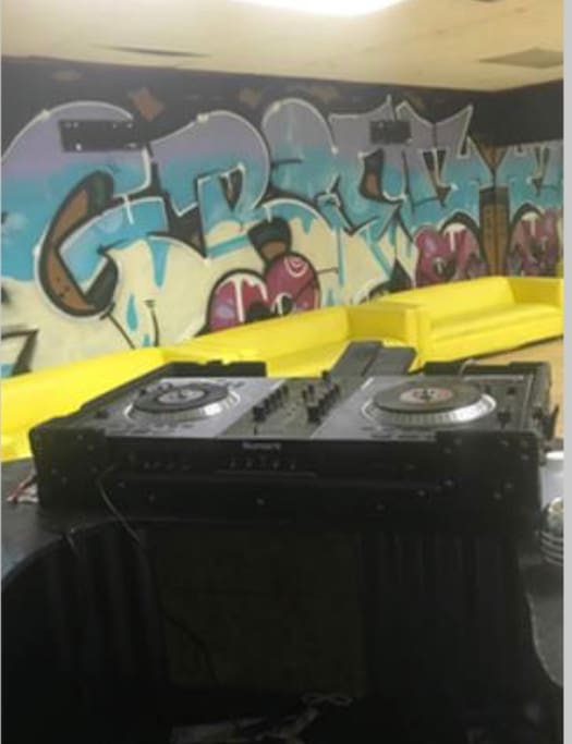 DJ BOOTH