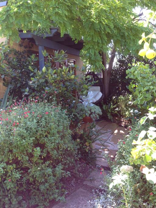 Garden setting