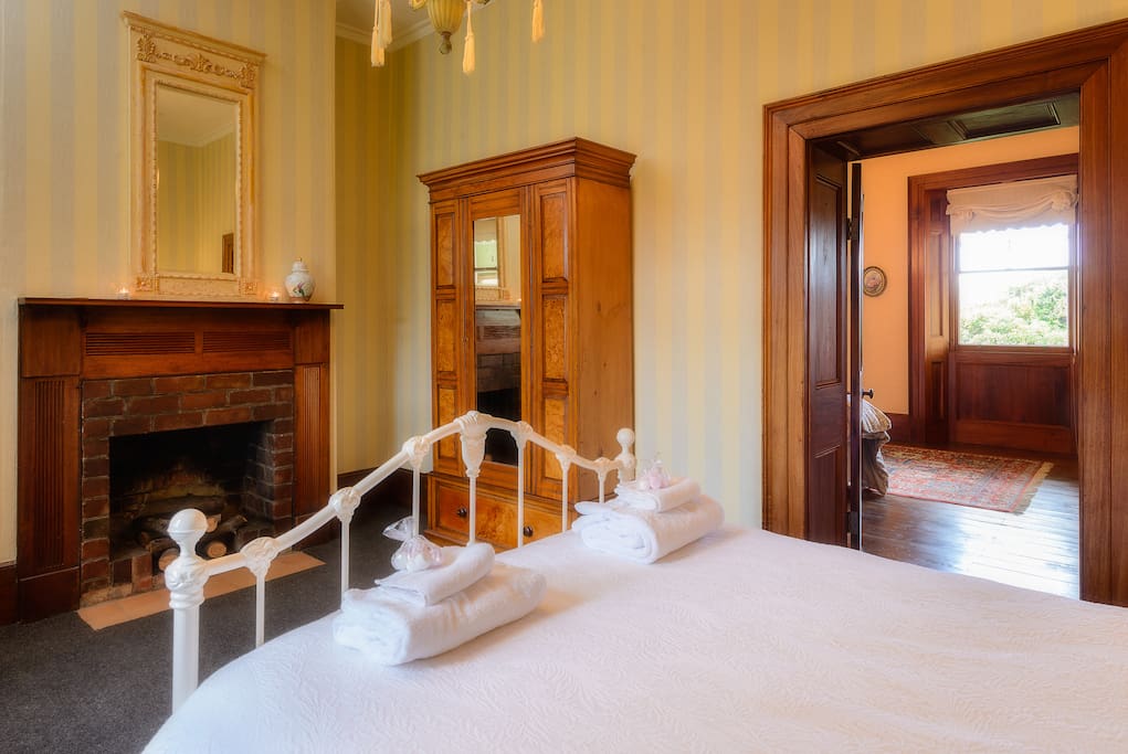 HERITAGE DOUBLE ADJOINS MASTER KING MAKING AN IDEAL SUITE
