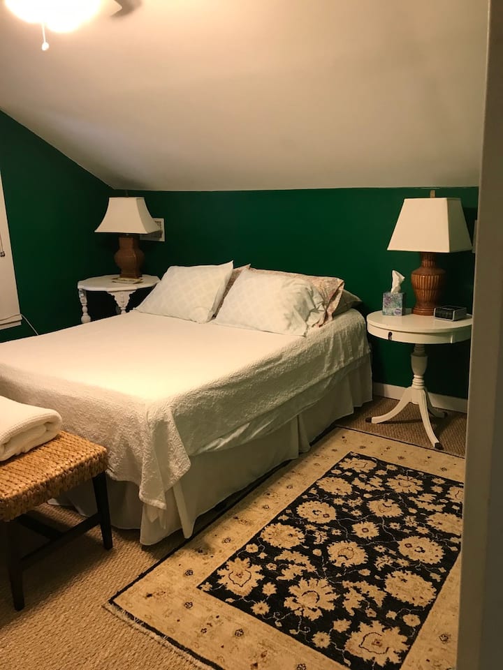 Საძინებელი ზემოთ