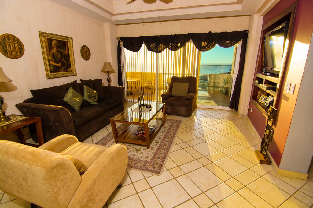 Couch,Furniture,Indoors,Room,Chair