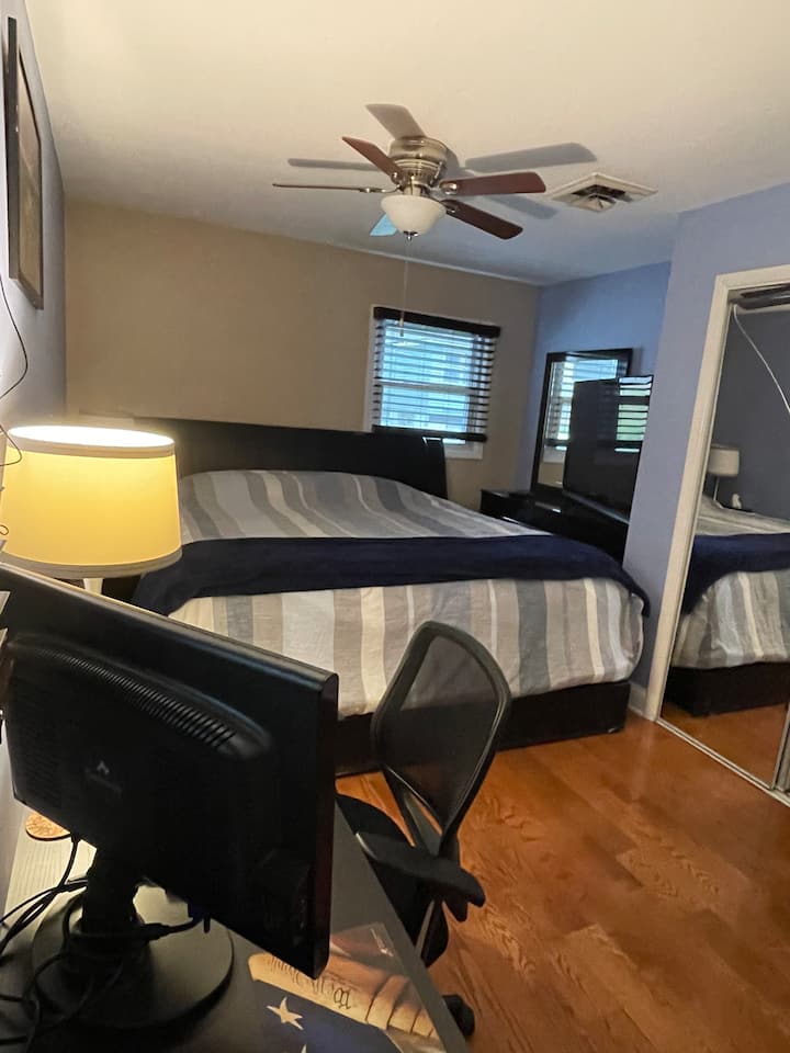 Chambre n °1 - Quartiers des capitaines. Lit King Size