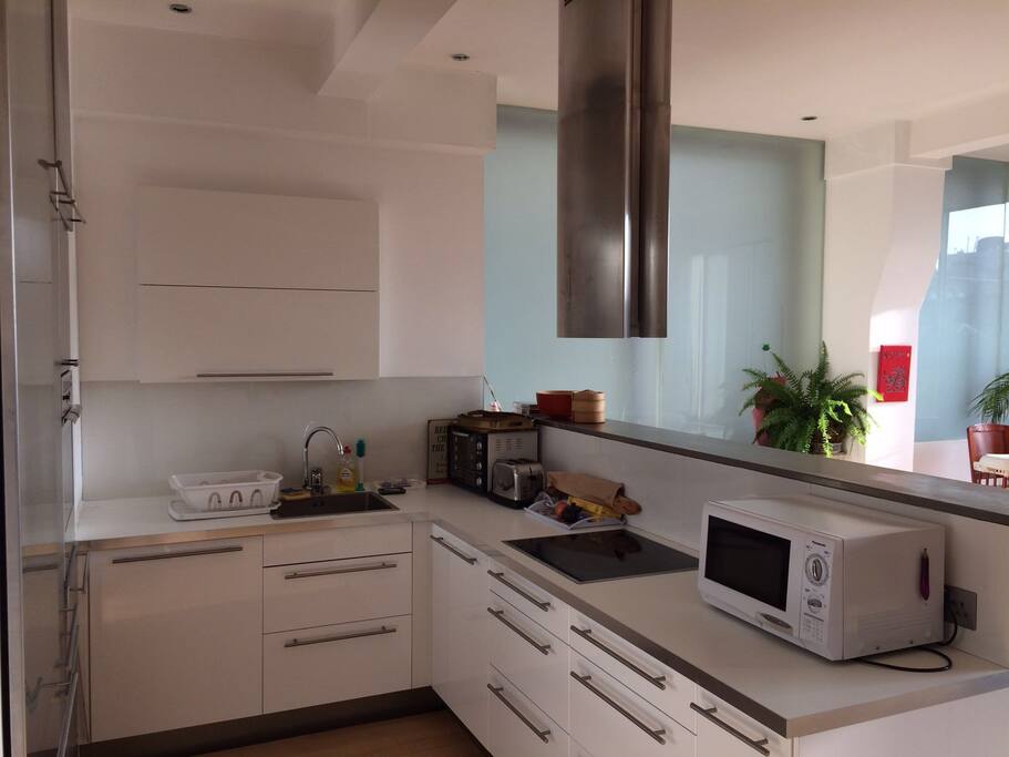 Convenient fully stocked kitchen