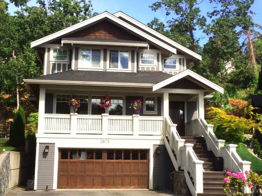 Stay in a new and modern character style home typical of Victoria, BC.