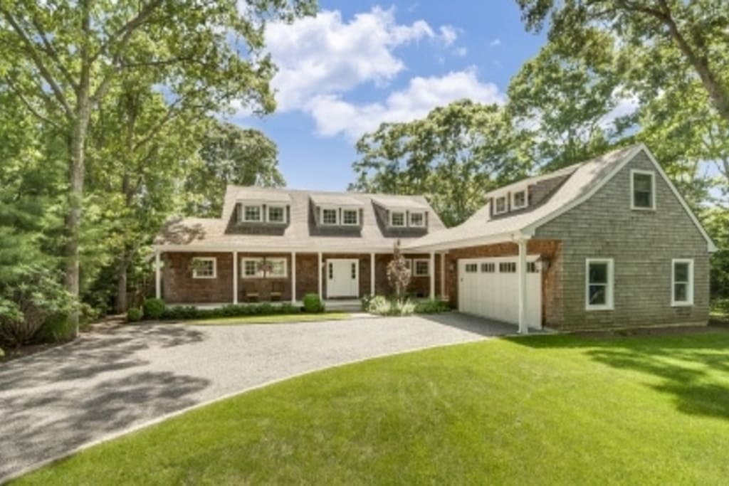 Front entrance & driveway