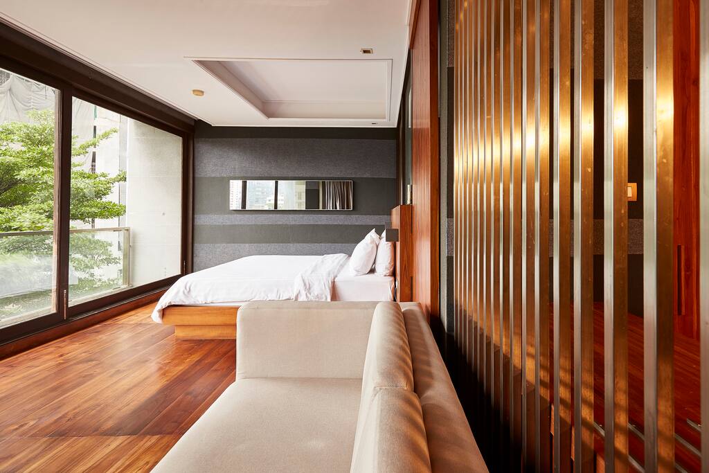LUXX XL's Suite bedroom