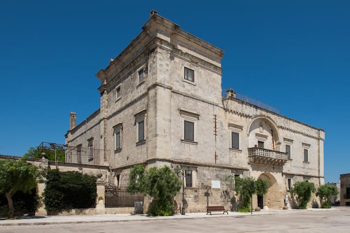 Castle with swimming pool 5km from the sea of Otranto
