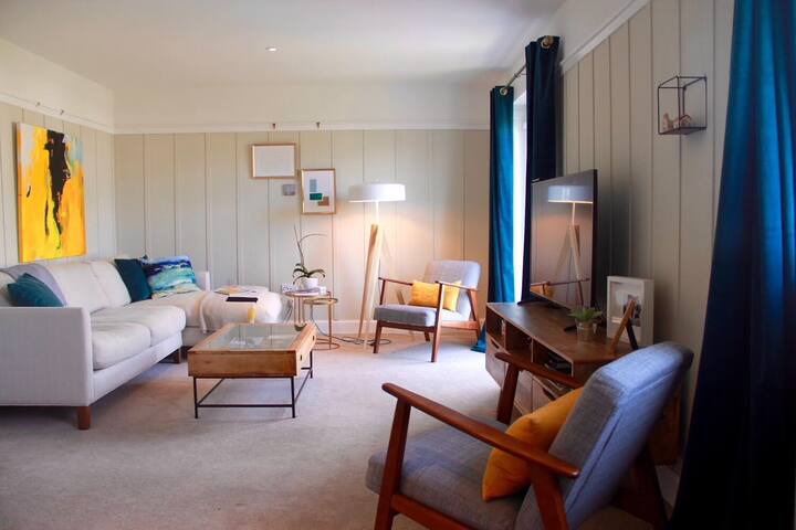 4 bed home: Fringe Festival & Scotland Exploration