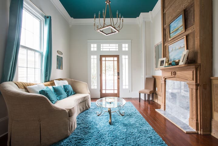 Garden District Delight 5bd/3ba off Magazine/nr FQ