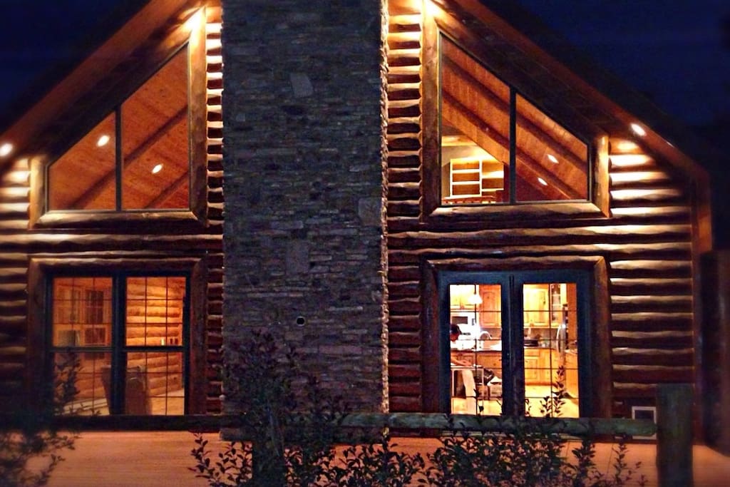 Log Cabin Sanctuary OPENGet a change of scenery! Cabins for Rent in