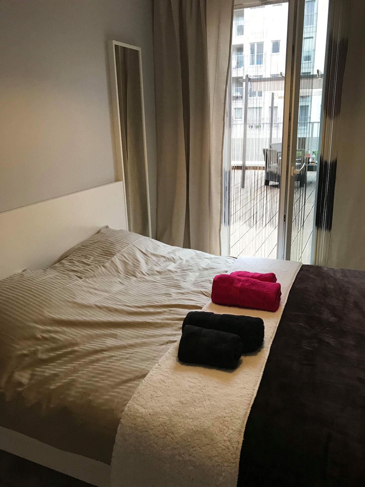 Спалня с тераса, широко удобно легло