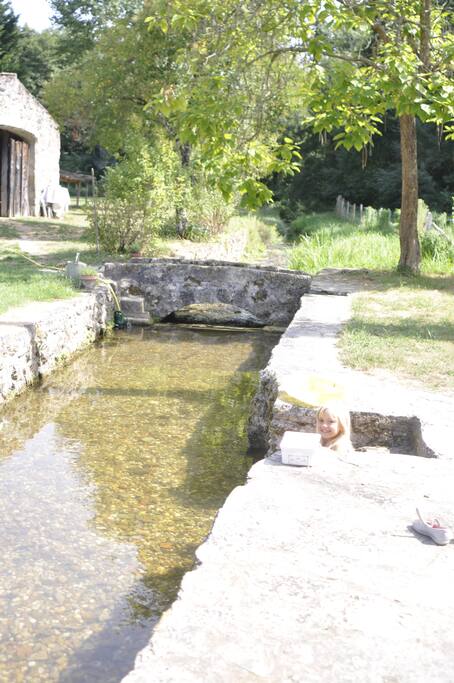 Ruisseau "L'eau Belle" qui traverse le moulin