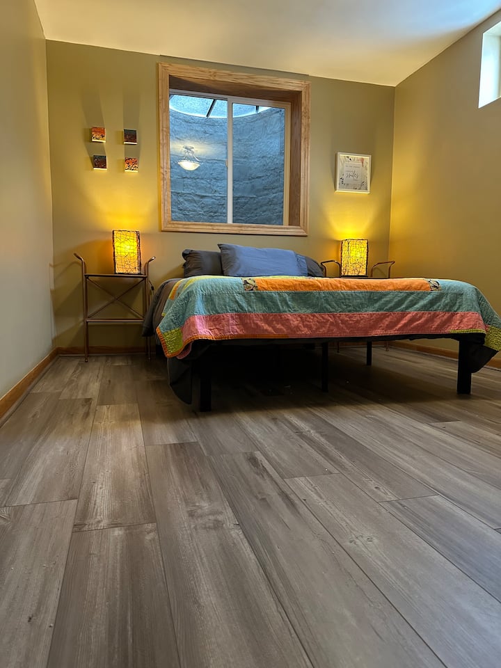 The tranquil room. Queen bed