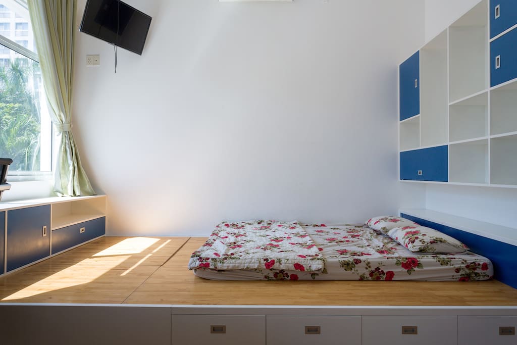 Platform Bed w/ Drawers underneath & Plenty of Easy-to-Reach Storage/Shelving - 160cm X 200cm Mattress