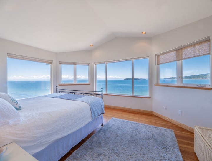 Sechelt Vacation Rentals & Homes British Columbia, Canada Airbnb