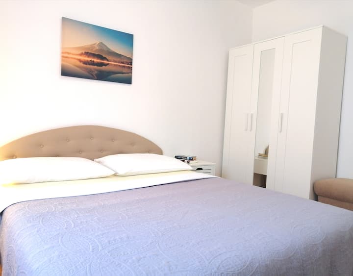 Budget Room 2 (No Kitchen) - Malinska