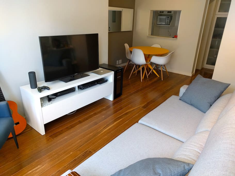 Smart TV 46 polegadas com TV por assinatura (NET) / 46'' smart TV with cable (pay TV)