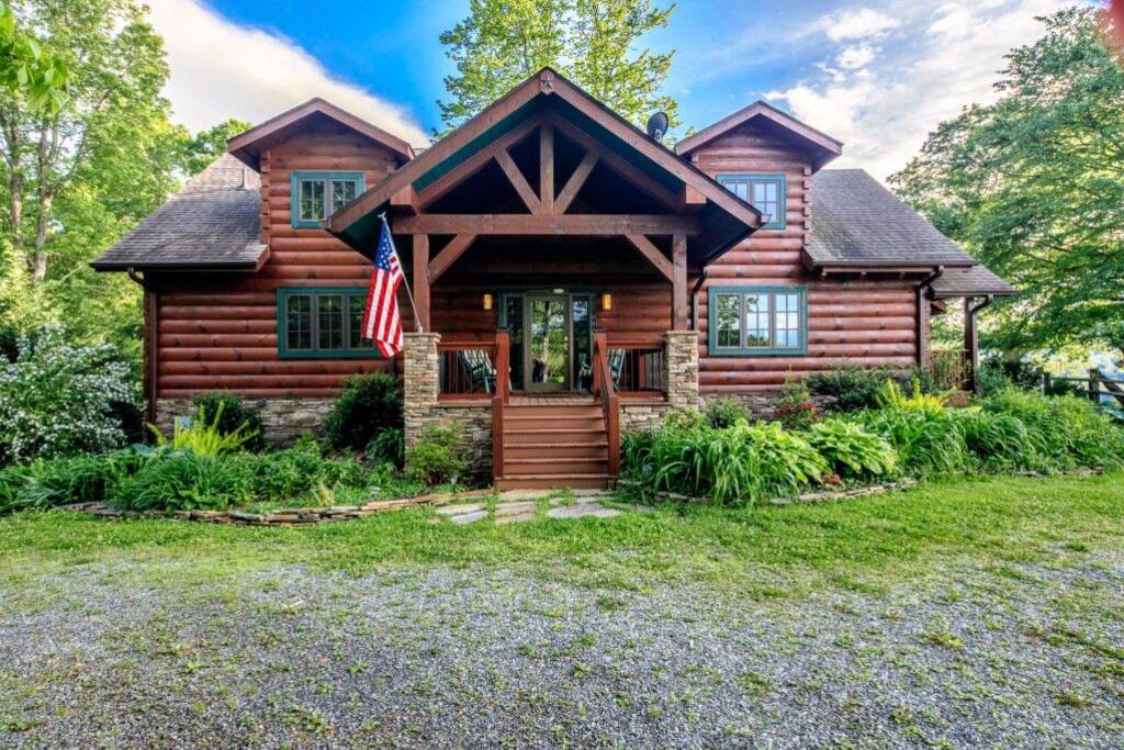 2 Adjacent Family Cabins 4 Acres downtown Boone Cabins for Rent in