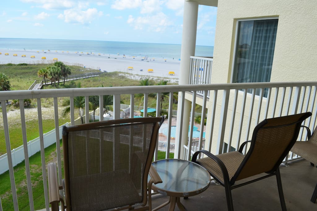 5th floor private balcony beach views!