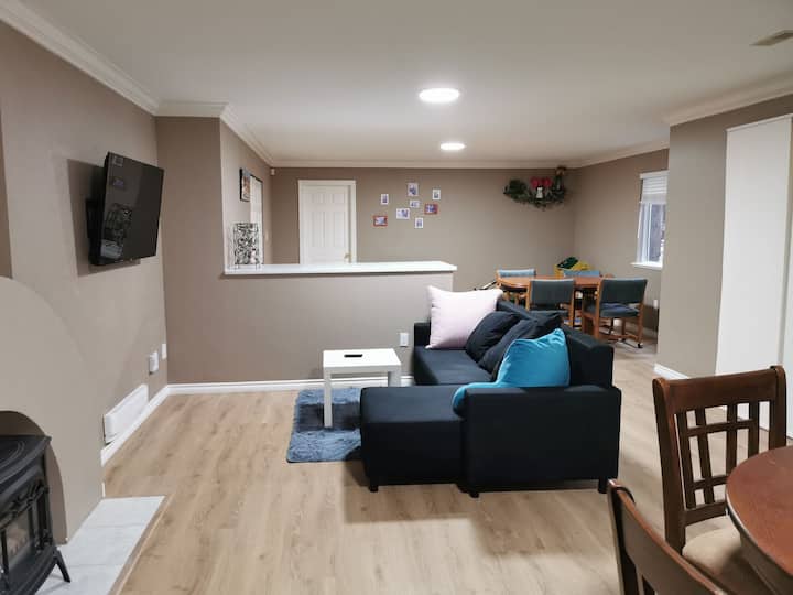 Nest Guesthouse-walkout Basement - White Rock