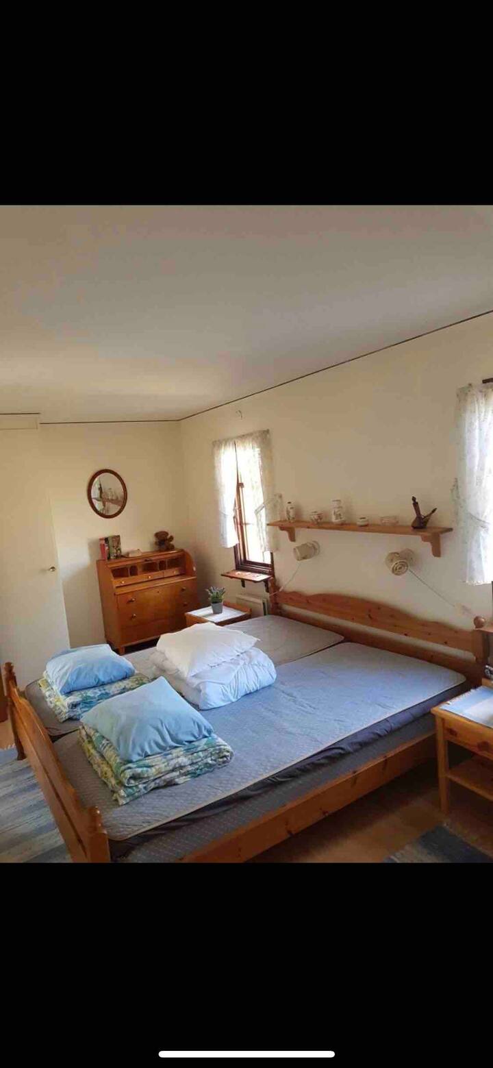 Schlafzimmer 1