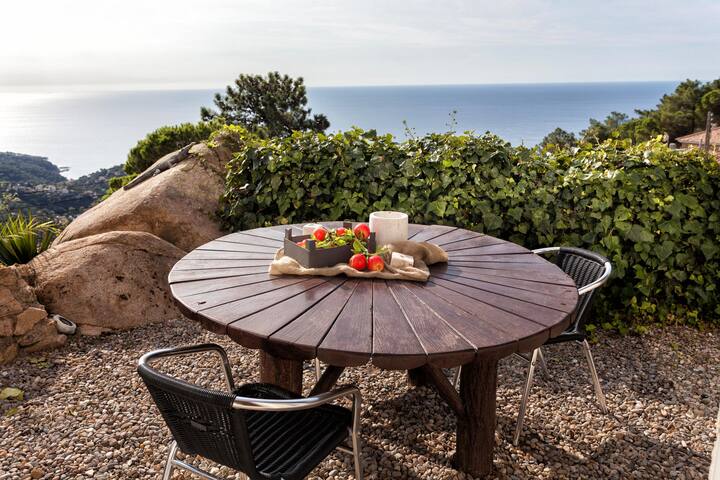 Villa Rapanui , piscina y jacuzzi, vistas al mar. gallery image 2
