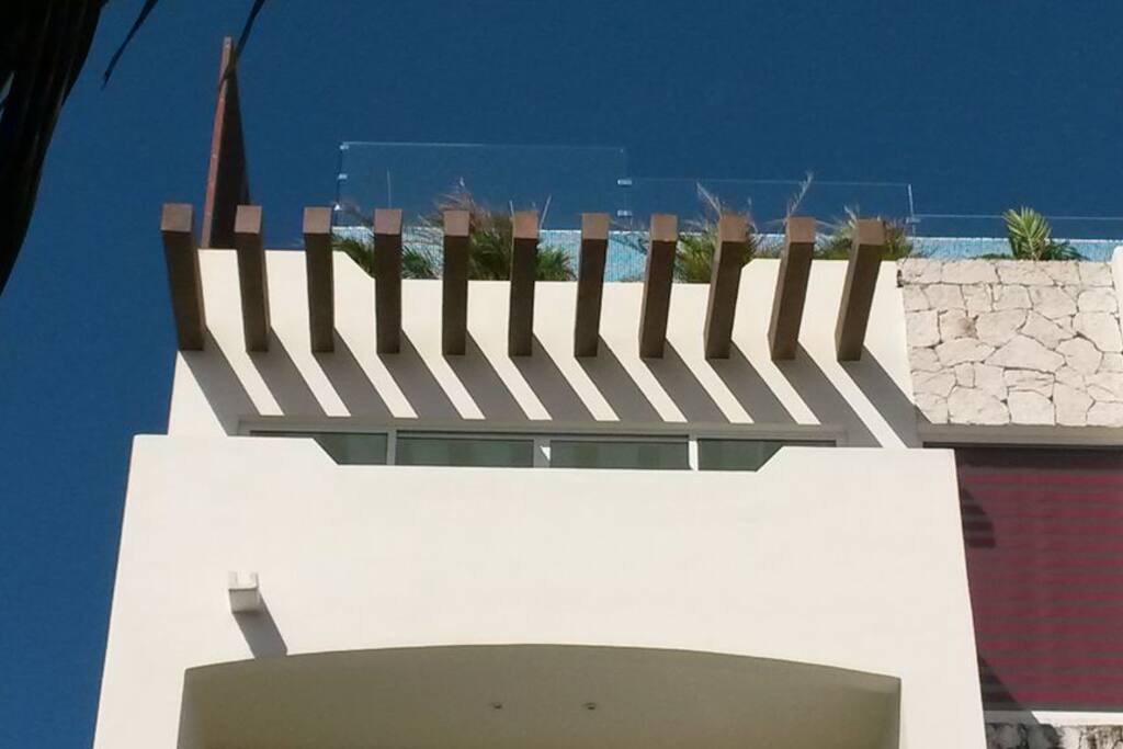 piscina dall'esterno