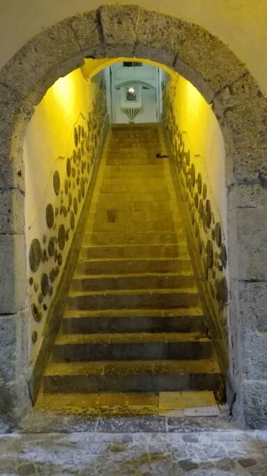 INGRESSO DALLA PIAZZA