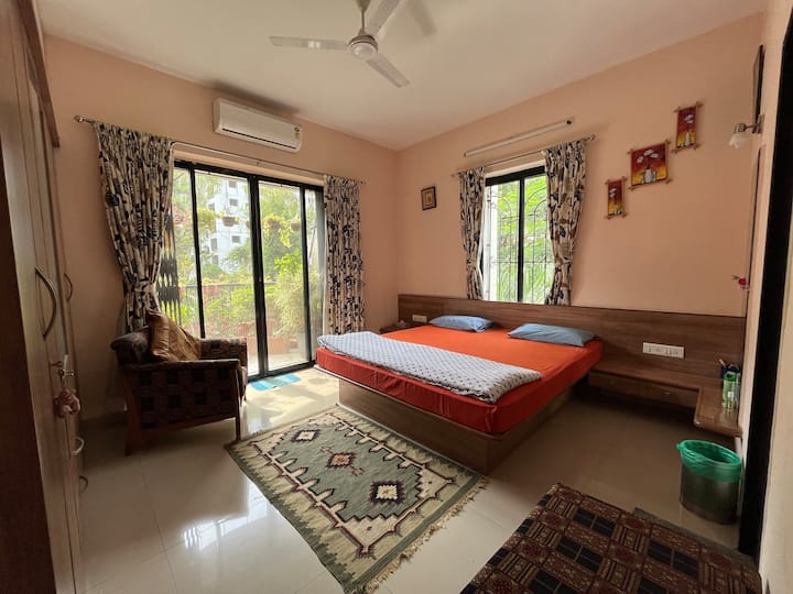 Главна спална соба со балкон, клима-уред