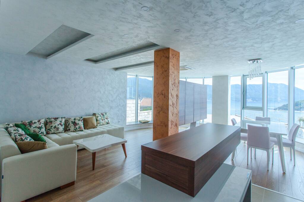 Space and light - the living's room athmosphere