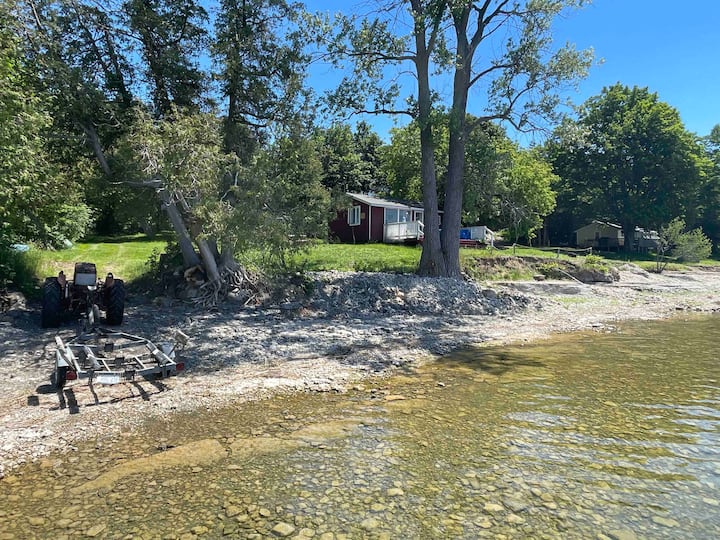 Now on SALE! 2 BR cottage 3 min to Sandbanks Park Cottages for Rent