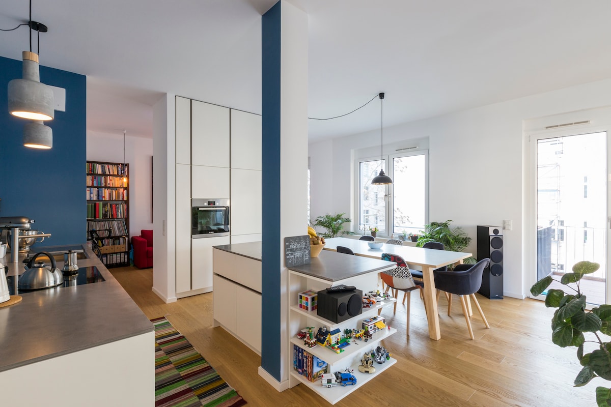 Successful Airbnb property: Family apartment with balcony in Alt Treptow