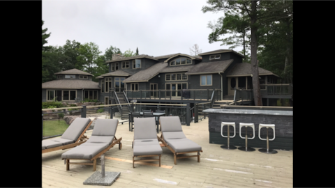 Ironman -Massive lakefront cottage w/ indoor pool
