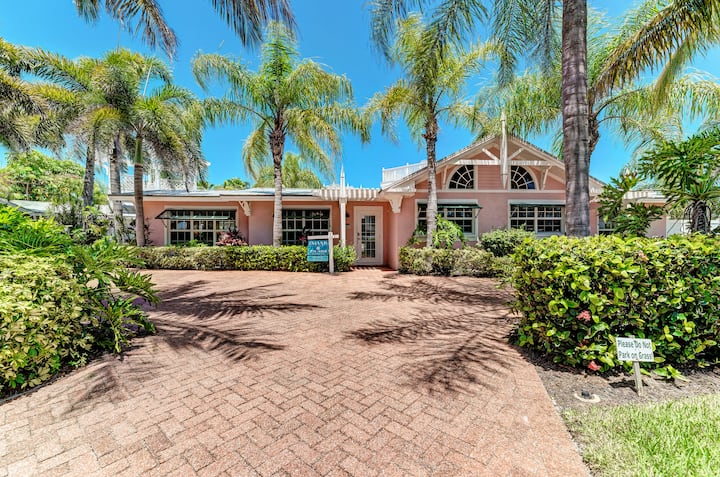 Pink Flamingo In Palm Isle Village - 2br Condo - Holmes Beach, FL