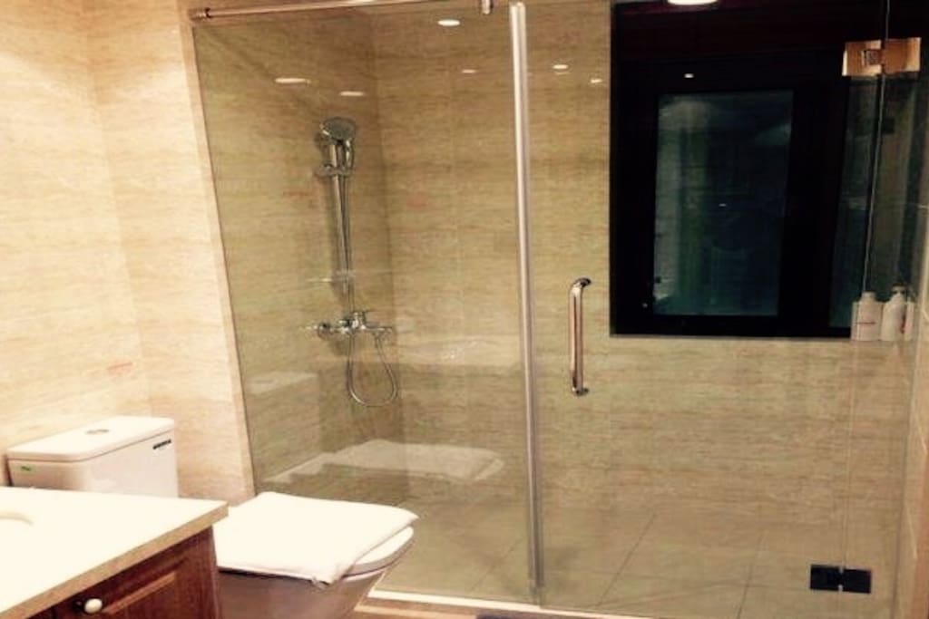 Individual bathroom of second bedroom
