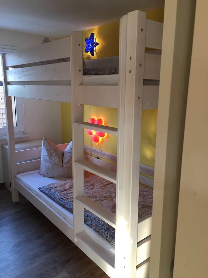 ห้องนอน 2 (Bedroom 2)