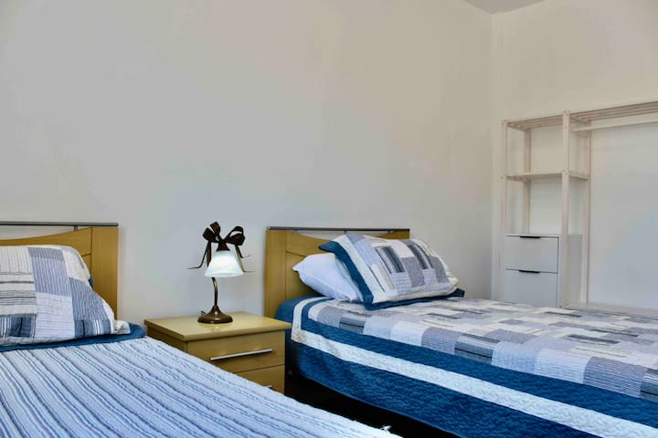 საძინებელი 1