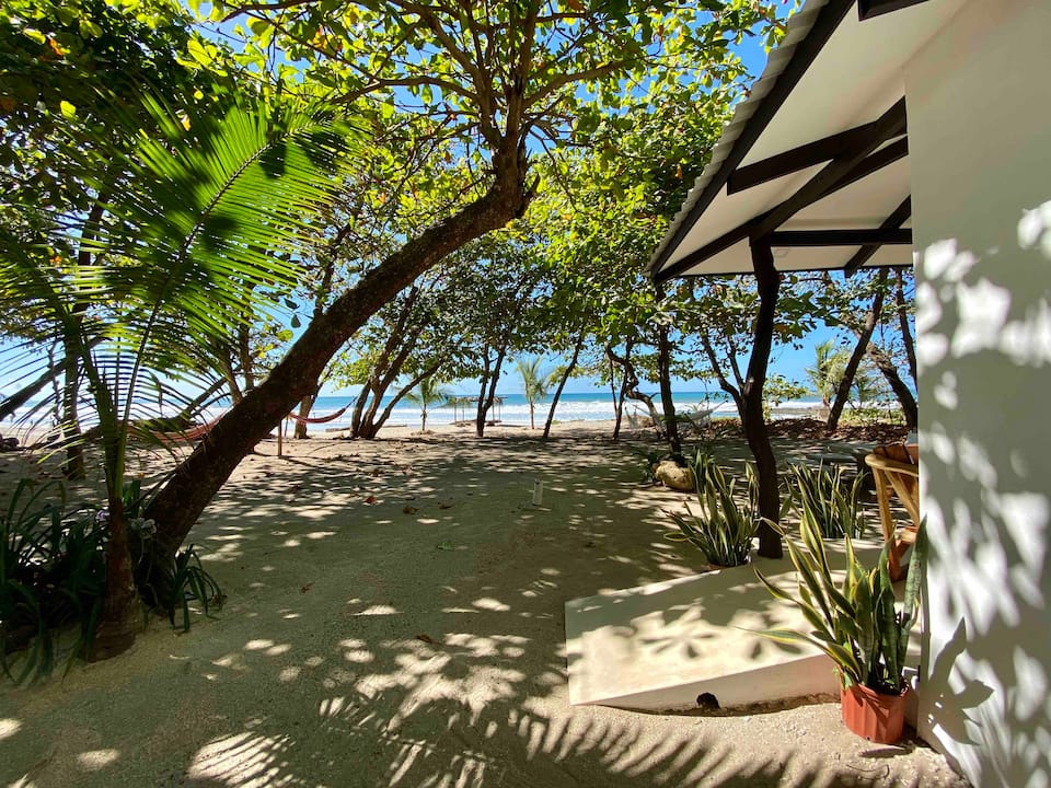 Casa Ola, a bungalow under the almond trees, Santa Teresa, Puntarenas, Costa Rica, photo 4 of 10