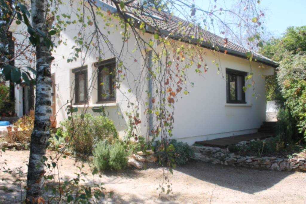 La maison depuis le jardin