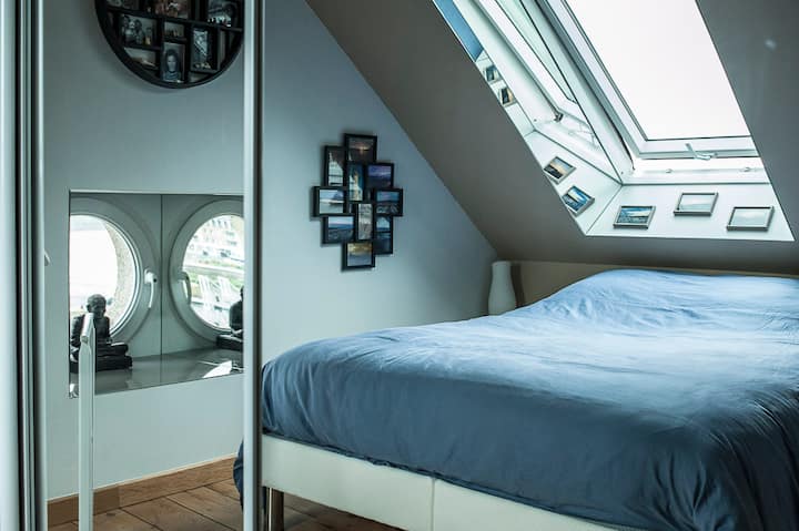 Arriba: Dormitorio 1