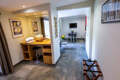 Eden Suite private Jacuzzi + pool and spa access