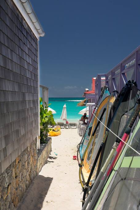 Access to the beach of Saint Jean - photo by CTTSB
