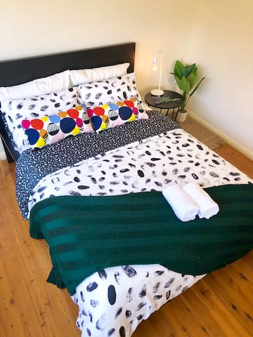 6roomsHouse 5mins toTrainStation near SYD Airport