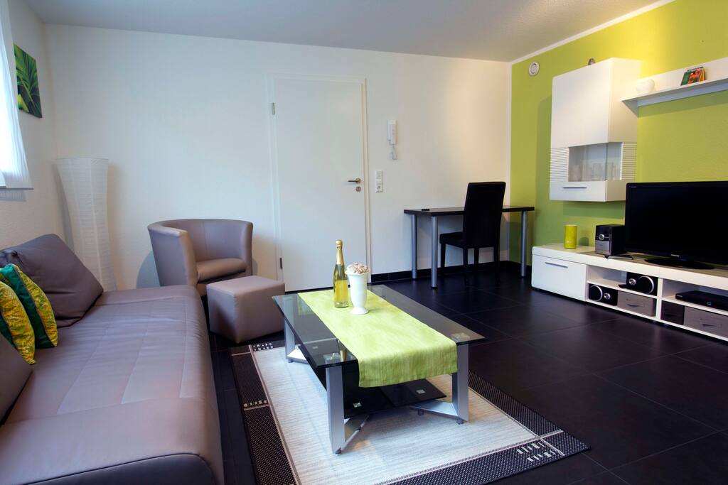 Wohnzimmer Couch mit Schlaffunktion